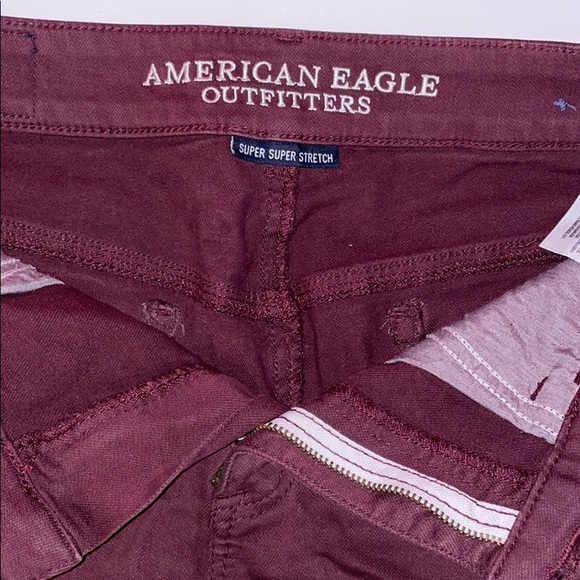 American Eagle Super stretch Maroon Shorts - Picture 3 of 4